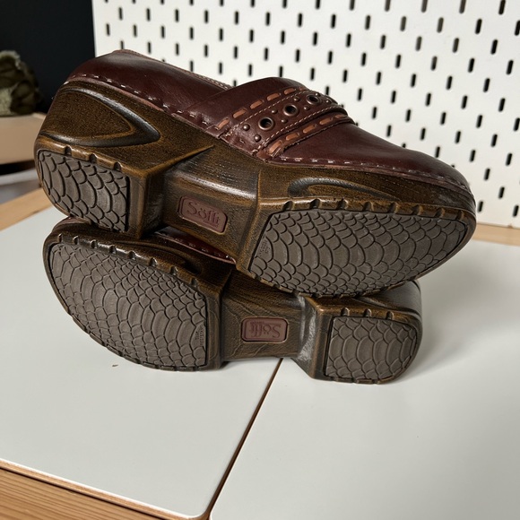 Sofft Brown Leather Buckle Clogs - Picture 7 of 10